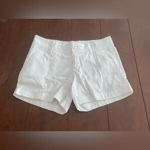 Lilly Pulitzer White Callahan Shorts, size 2
